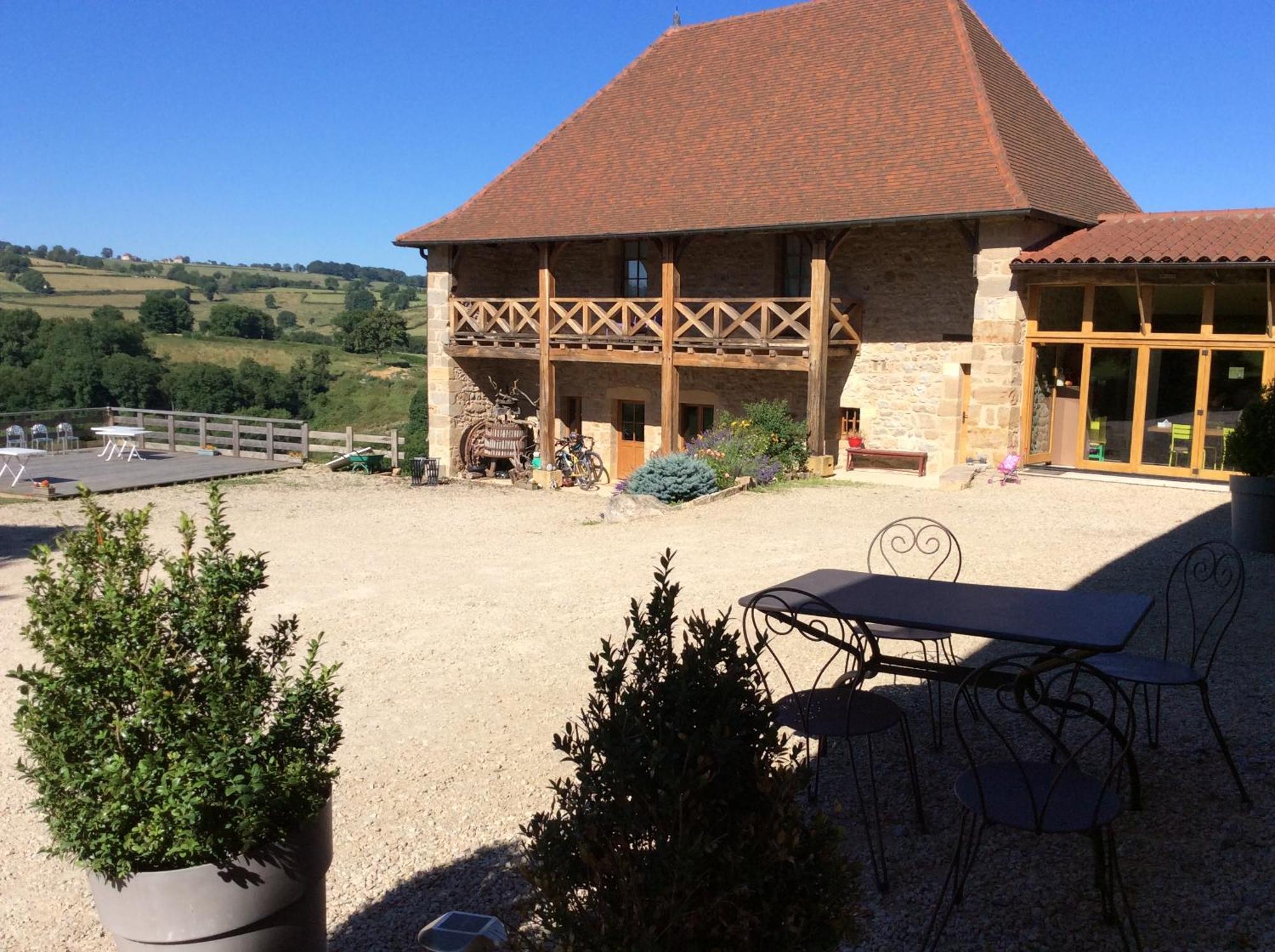 Bed and Breakfast Domaine De Noyer Saint-Christophe-en-Brionnais Экстерьер фото