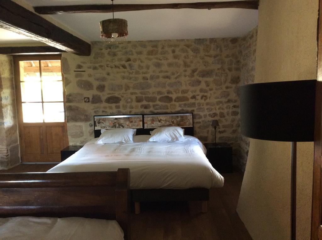 Bed and Breakfast Domaine De Noyer Saint-Christophe-en-Brionnais Номер фото